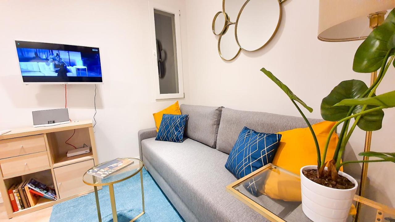 マドリードLindo Apartamento En Zona Centro, Cerca De Todoアパートメント エクステリア 写真